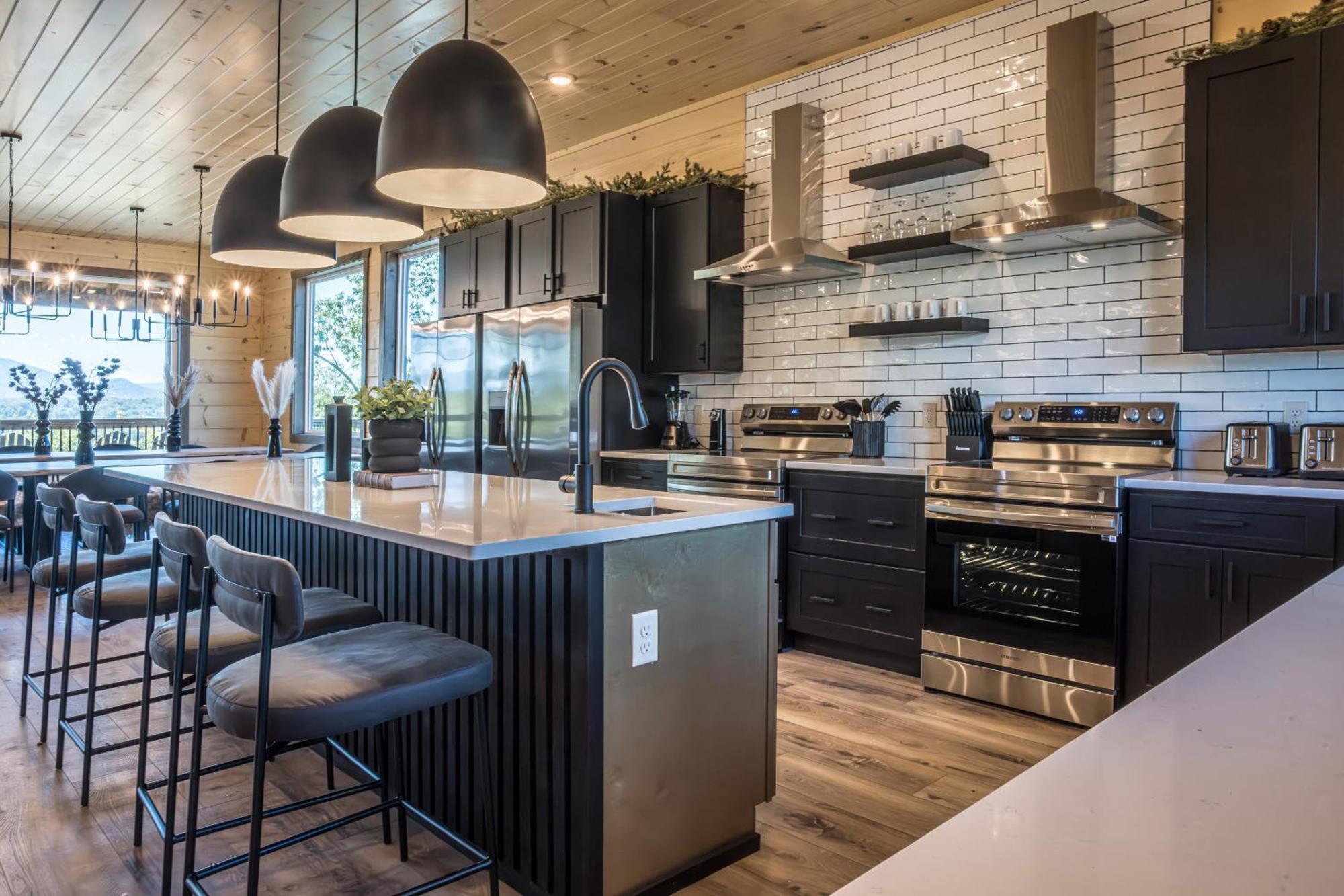 Luxury 12-Bedroom Cabin With Indoor Pool, Hot Tub & Movie Theater, Sleeps 36 Севьервилл Экстерьер фото