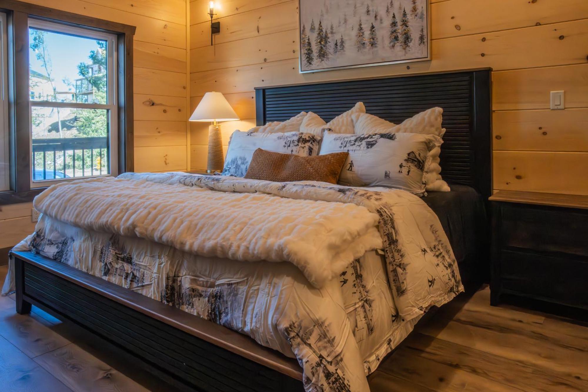 Luxury 12-Bedroom Cabin With Indoor Pool, Hot Tub & Movie Theater, Sleeps 36 Севьервилл Экстерьер фото